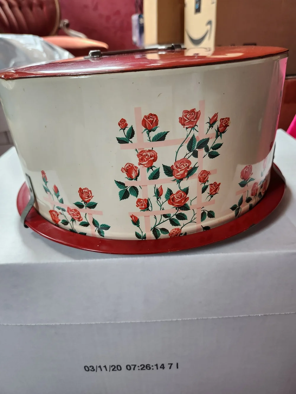 Vintage Floral Cake Carrier - Red and Cream Decorative Bakeware